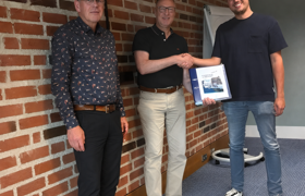 Secretariearchief Gemeente Hellendoorn overhandigen aan het gemeentearchief. 